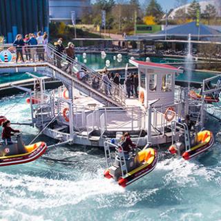 Futuropolis Manège Aquatique avec Bateaux de sauvetage Academy