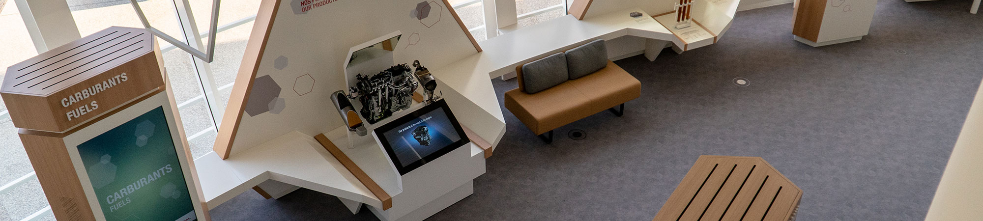 Meubles sur-mesure pour l'agencement du Showroom Total