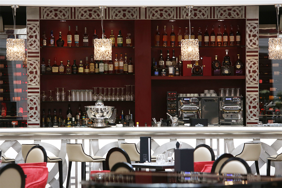 Agencement du bar Hôtel Régina Biarritz