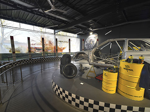 Agencement d'un musée - estrade d'exposition