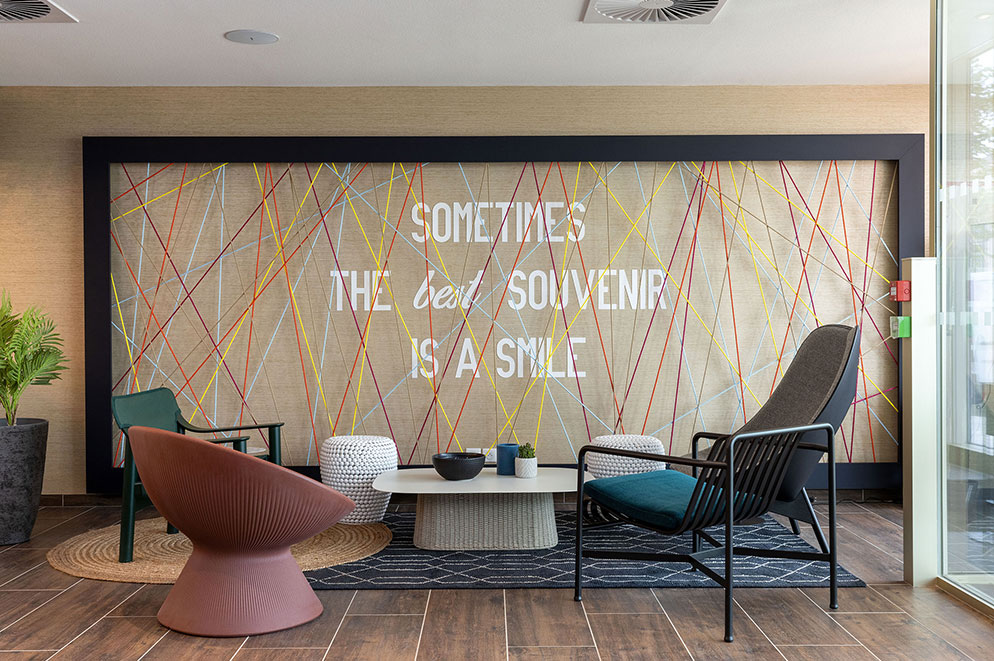 Création décor hôtel Hampton by Hilton Tours Centre 