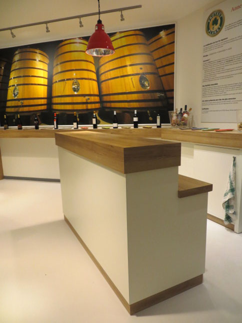 Agencement boutique cave à vins - bar dégustation sur-mesure