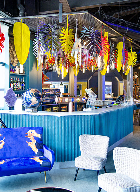 meubles décoration restaurant atelier des saveurs futuroscope