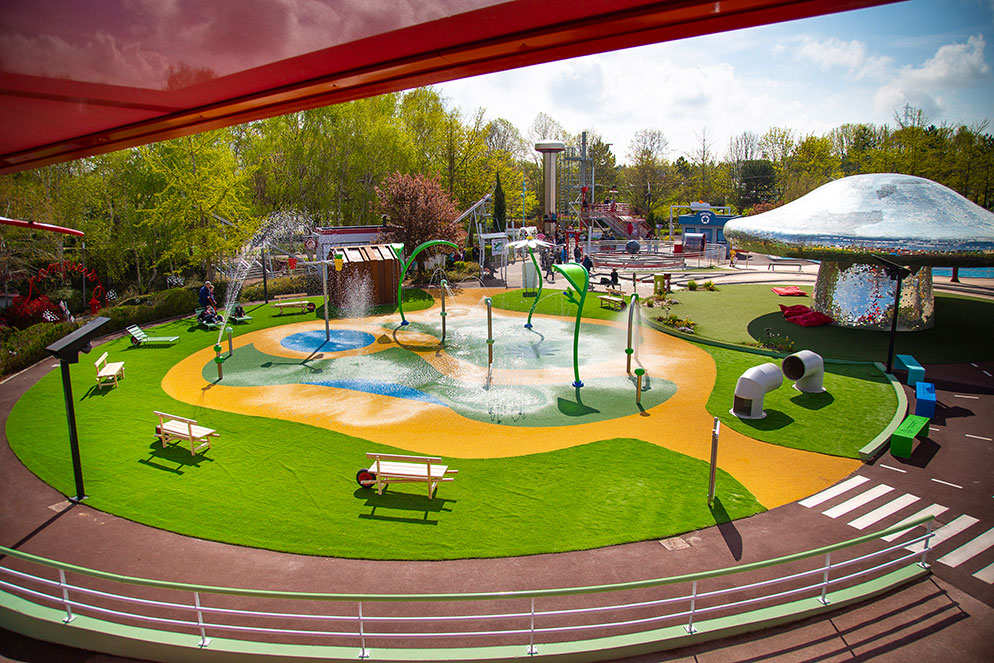 Agencement d'attraction Futuropolis : parc de jeux aquatique