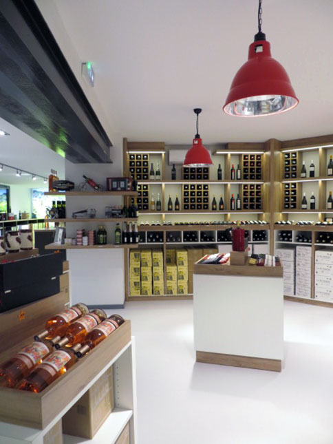 Agencement boutiquecave à vins - vente au détail - mobilier mobile