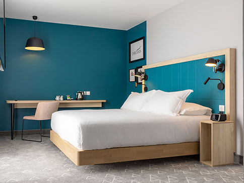 Agencement chambre hôtel Hampton by Hilton Tours Centre  