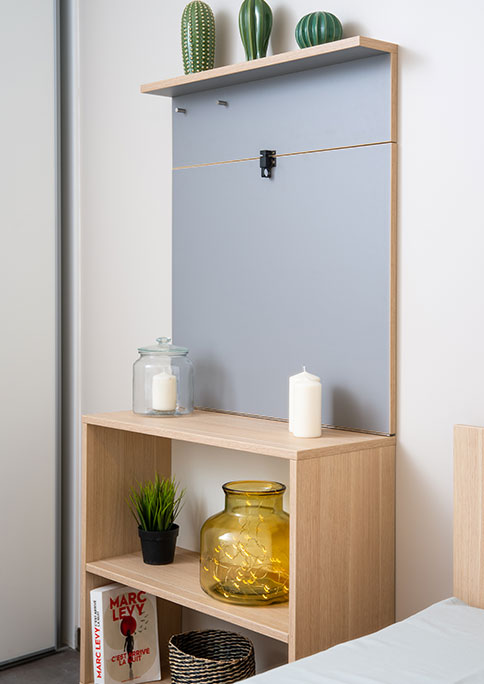 mobilier sur-mesure , étagère avec table escamotable - Origin Campus