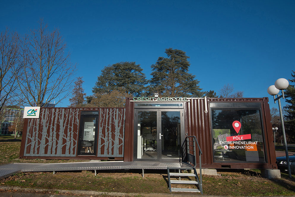 Crédit Agricole Centre Est : Containers CAPSA agencés par GL events