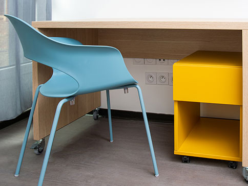 meuble bureau sur-mesure avec mobilier design ; résidence origin Campus