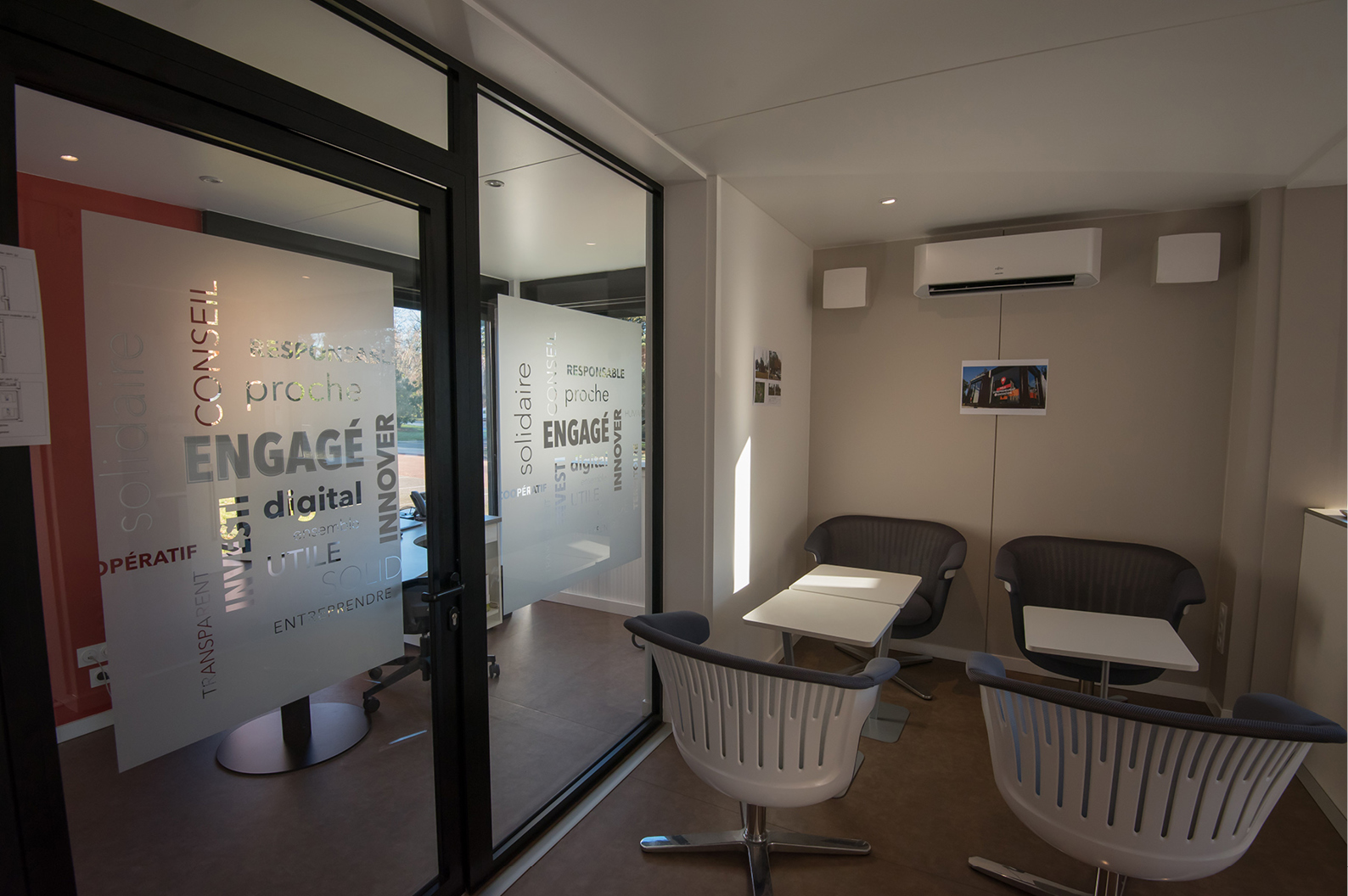 AGENCEMENT BUREAUX