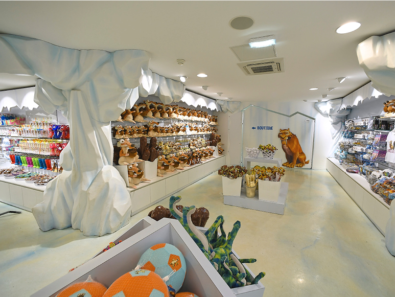 Agencement boutique de souvenirs 