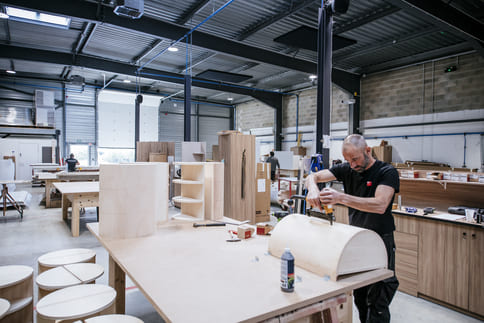 Menuiserie Agencement showroom sur mesure