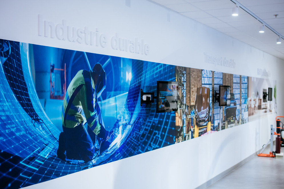 Agencement showroom d'entreprise sur mesure