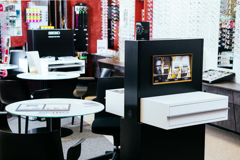 Agencement boutique Seiko - fabrication meuble sur mesure