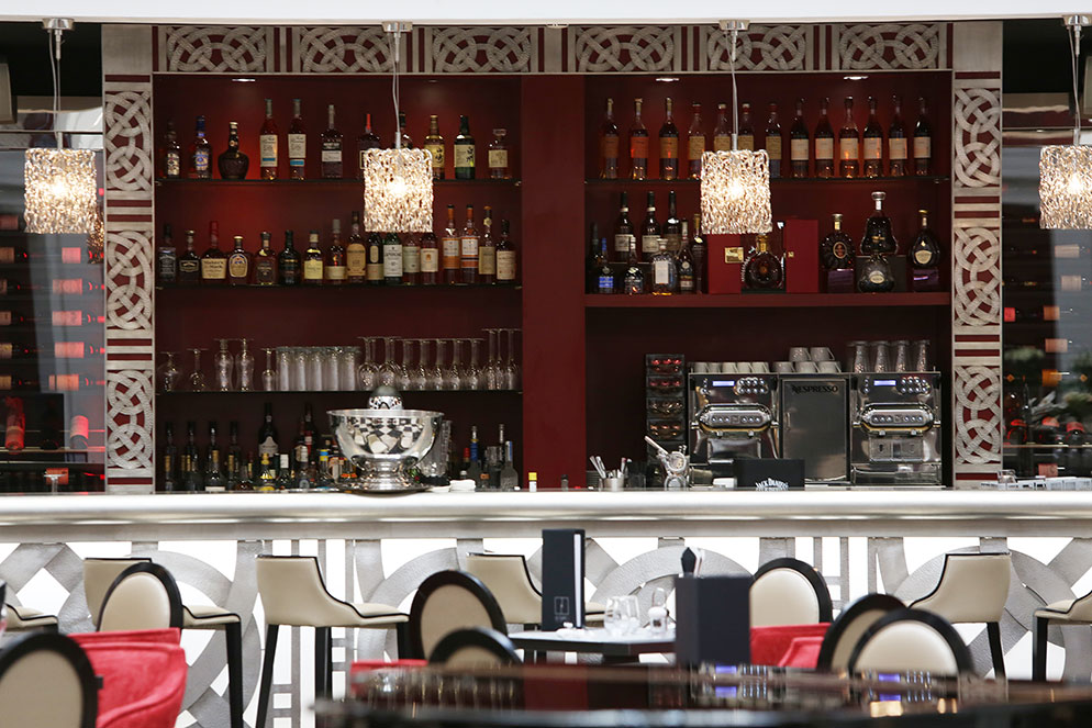 Agencement du bar Hôtel Régina Biarritz