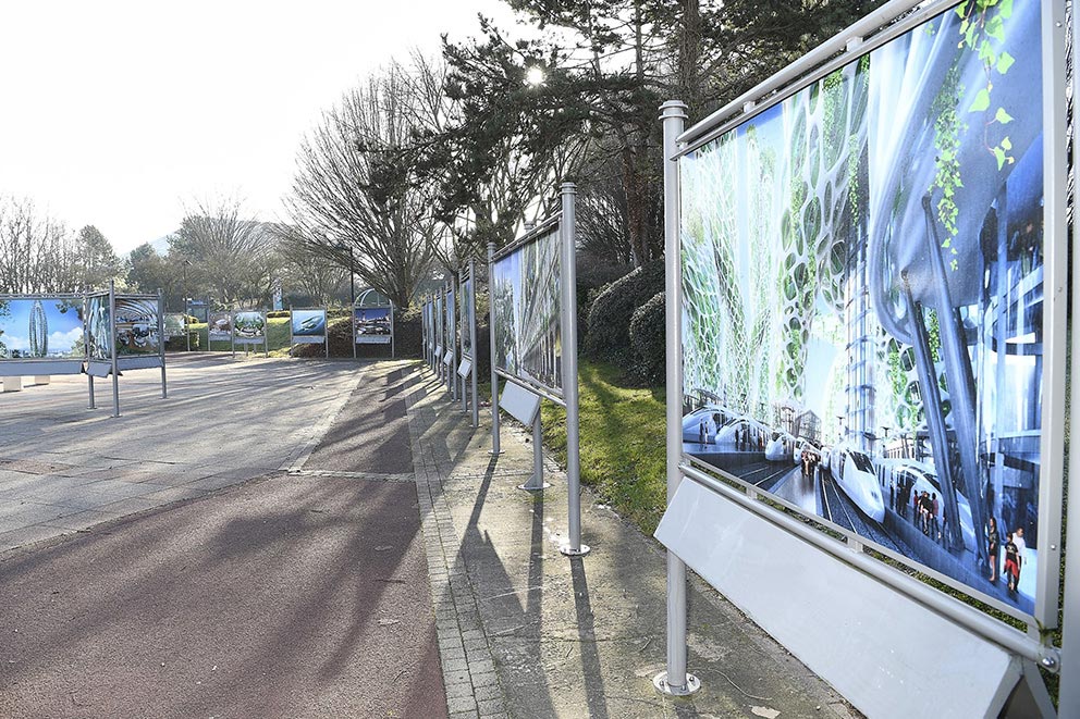 Panneaux décoratif et signalétique extérieure produits par GL events