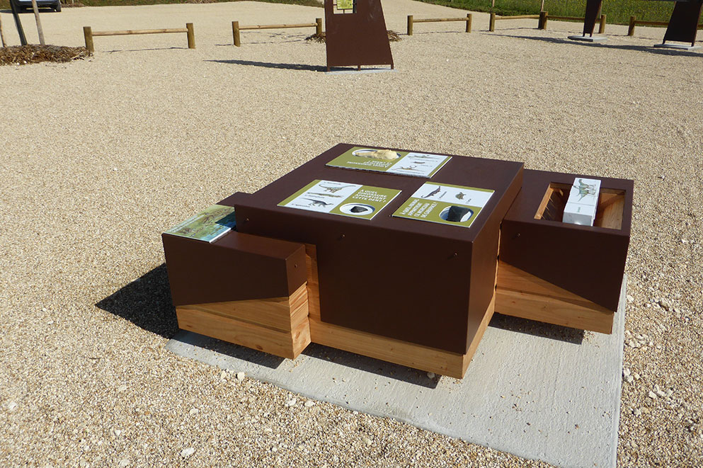 Mobilier extérieur - meubles ilots informatifs