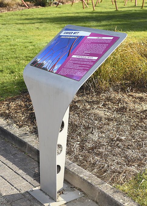 Mobilier extérieur - panneau informatif design en fer