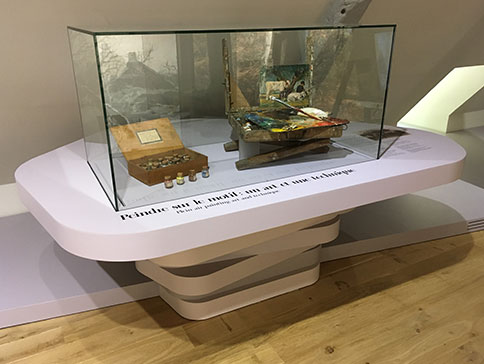 Agencement et scénographie d'un musée - vitrine sur socle
