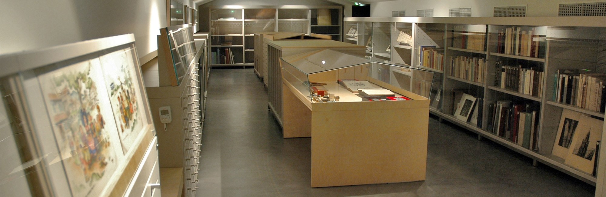 Muséographie agencement d'intérieur : bibliothèques, meubles d'exposition