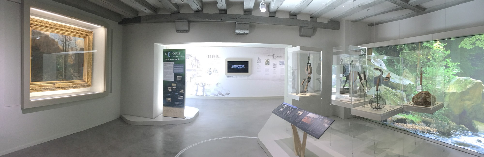 Muséographie : signalétique sur mur du Petit Moulin des Vaux-de-Cernay