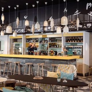 Agencement du bar de l'hôtel Hampton By Hilton