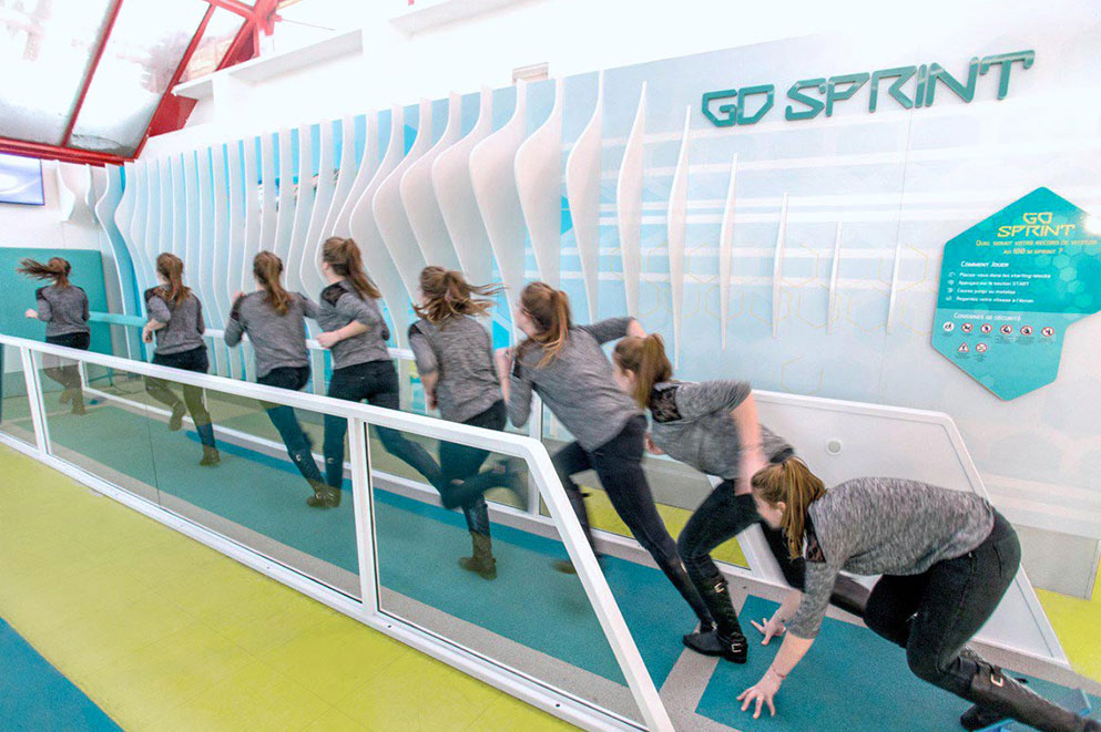 Scénographie : signalétique sur attraction