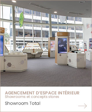 Scénographie : signalétique et agencement de showroom, mobilier sur mesure