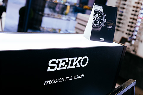 Banque d'accueil rétro-éclairée boutique Seiko