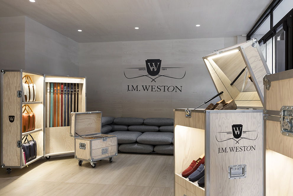 Agencement concept store avec mobilier sur-mesure personnalisé