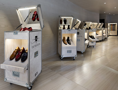 Agencement concept store avec mobilier sur-mesure personnalisé