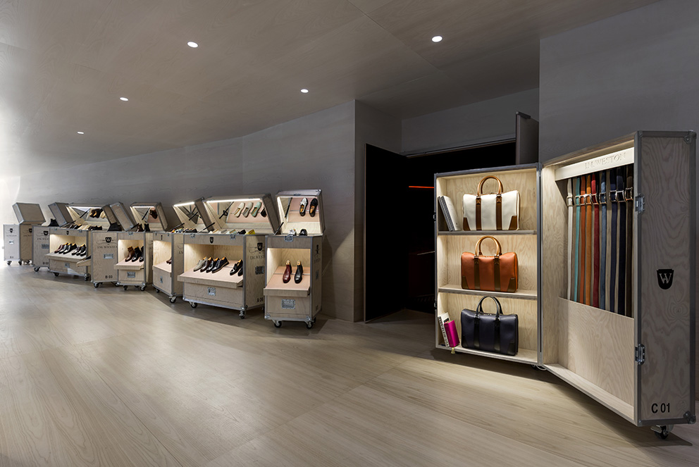 Agencement concept store avec mobilier sur-mesure personnalisé